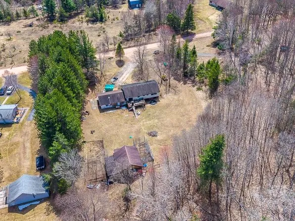 110 Poplar Trl, Marquette, MI 49855