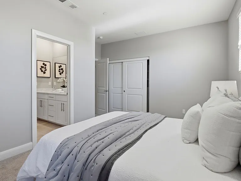 1626 California Cir — Photo 10