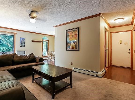 2nd image of 14 Granada Cres APT 11
