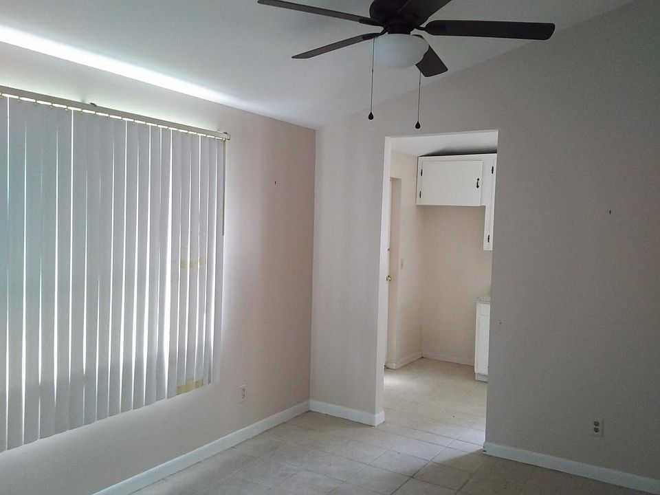 1st image of 506 NE 10th Ave