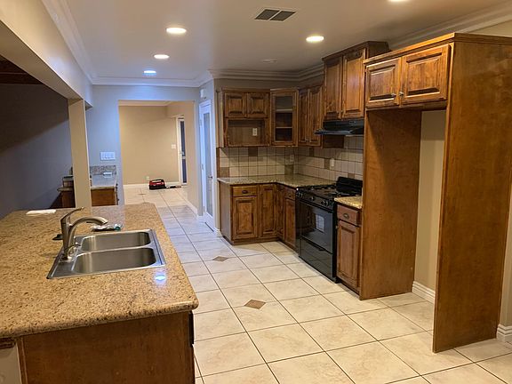 4th image of 2076 W 235th St