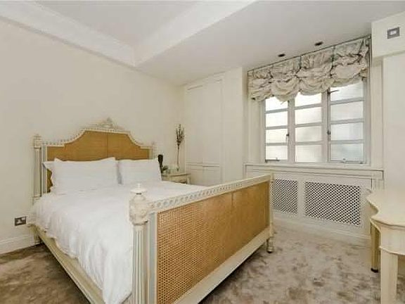 3rd image of 23 Bayswater Road Hyde Park