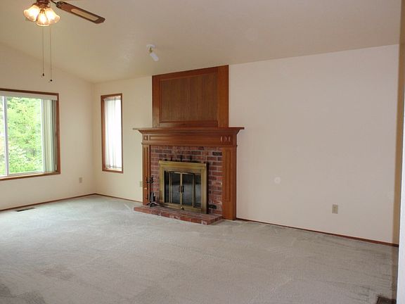 4th image of 8537 NE 142nd St