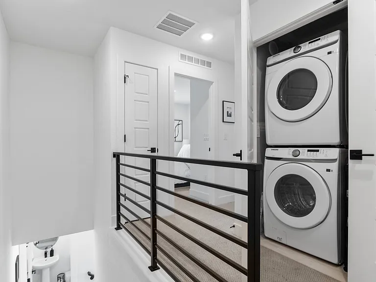 2064 S Holly St — Photo 12