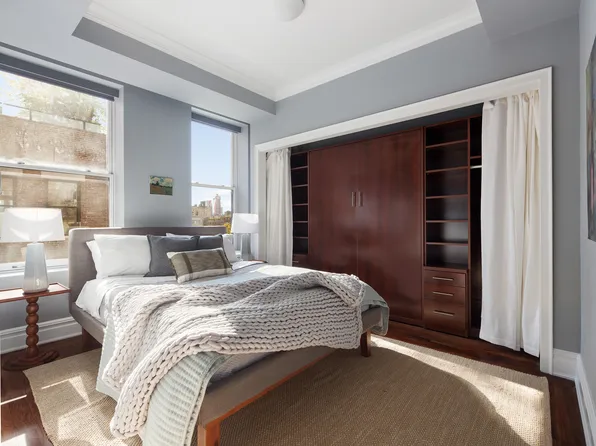 31 West 11th Street image 10 of 20