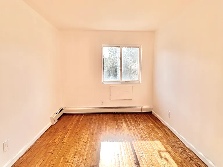 2753 Tenbroeck Ave #3 — Photo 9