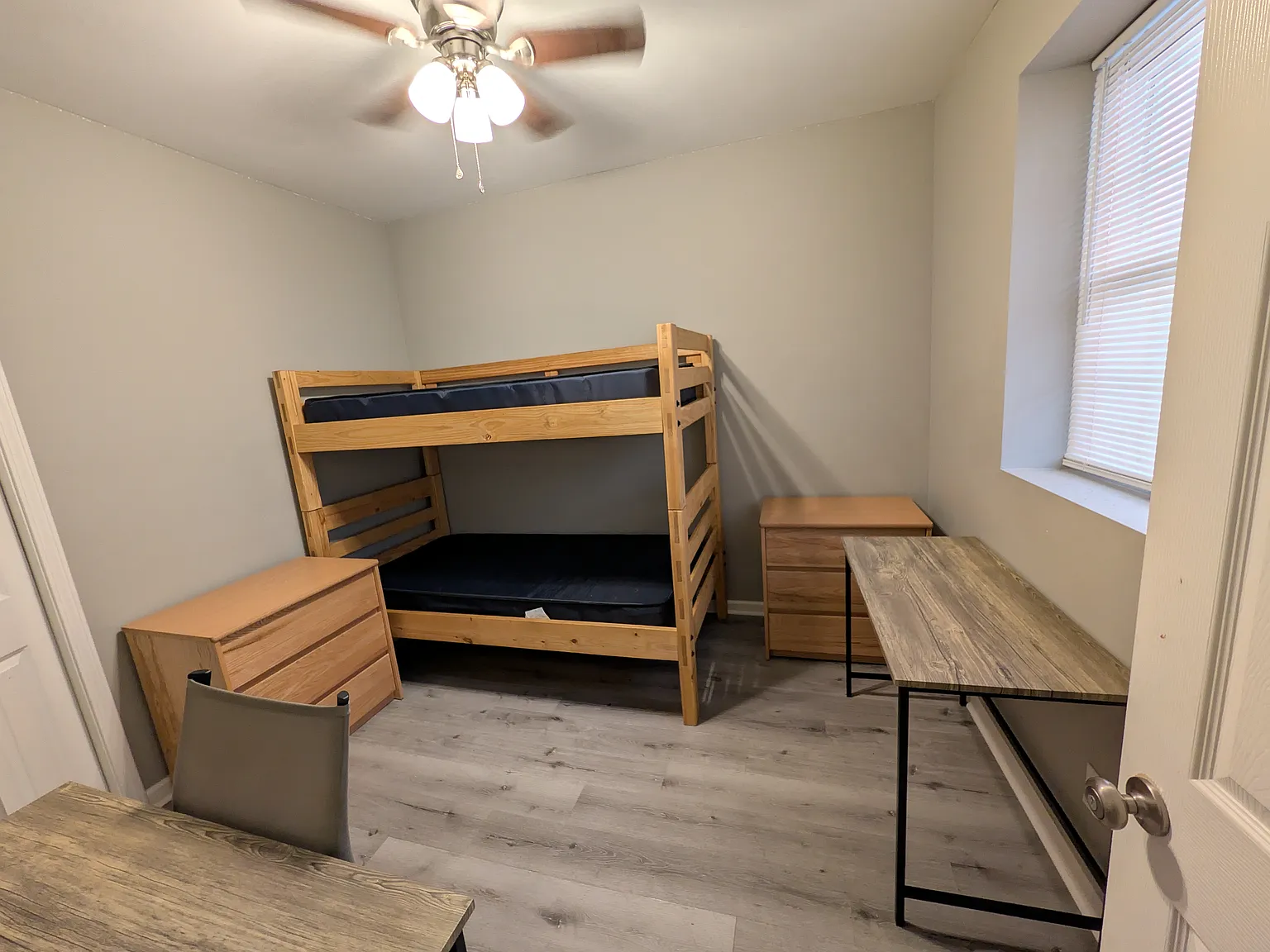205 W Breckinridge St — Photo 4