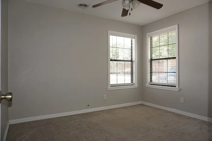 5225 Mack Rd — Photo 9