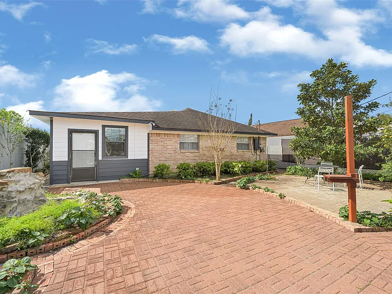9208 Carousel Ln — Photo 6