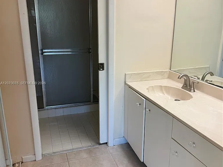 2255 SE 27th Dr #102 — Photo 7