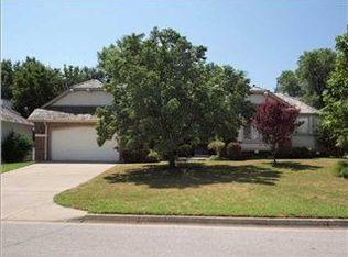 7705 W Meadow Knoll Cir, Wichita, KS 67205