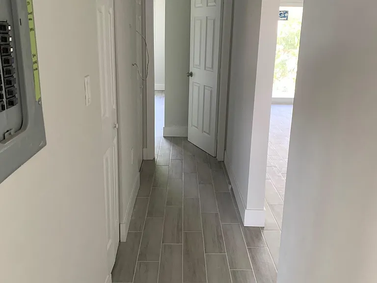 2841 Broadway — Photo 11