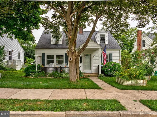 225 Crestmont Ave, State College, PA 16801