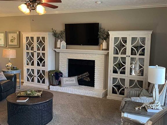 3rd image of 541 Melonie Ln