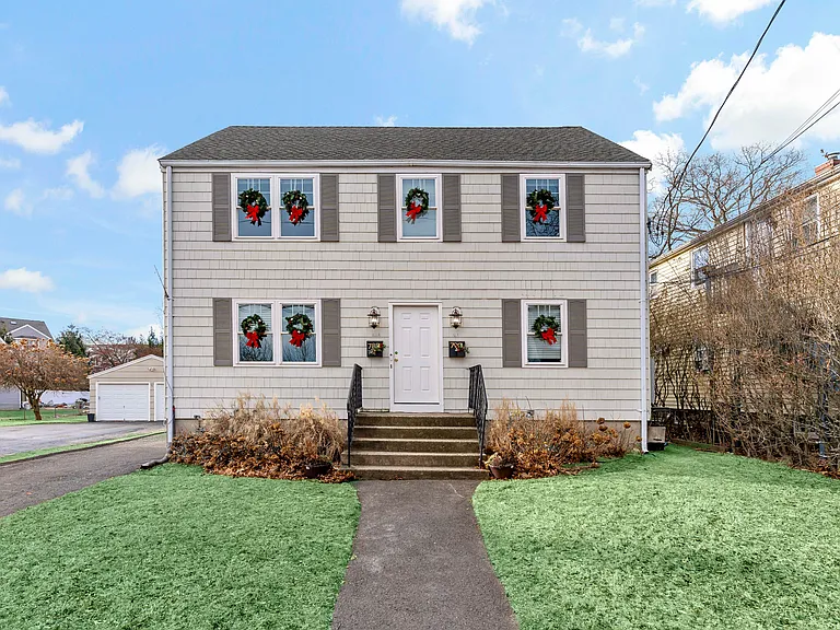 788 Reef Rd — Photo 2