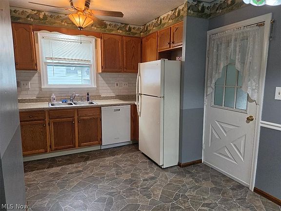 5th image of 158 Lincoln St