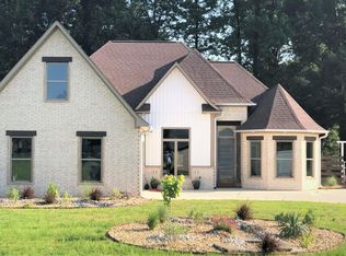 2014 Razorback Dr, Texarkana, AR 71854