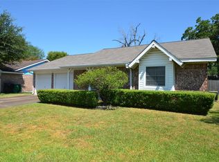 5910 Libbey Ln, Houston, TX 77092