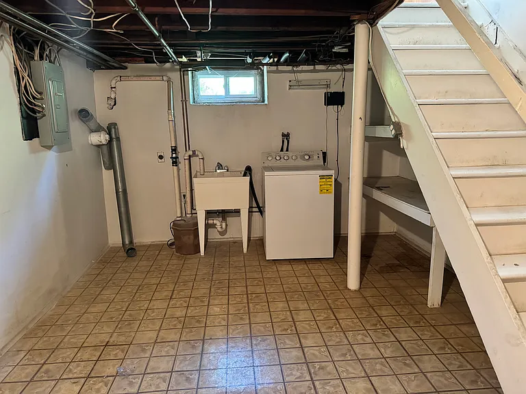 245 Fort Lee Rd — Photo 12