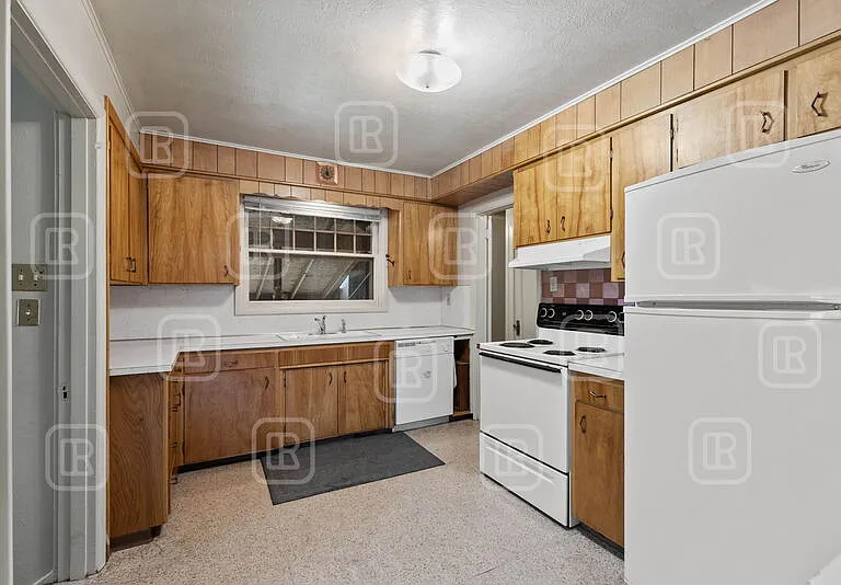 808 E Mission Ave — Photo 13