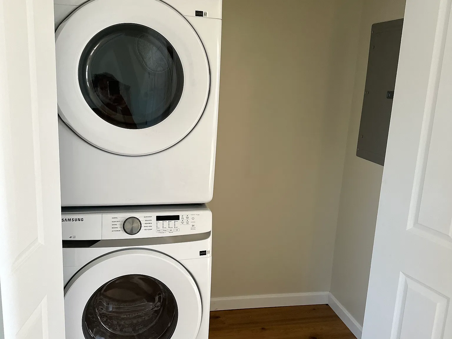 2 bed, 1.5 bath, 1500 sqft, $2,150 — Photo 2