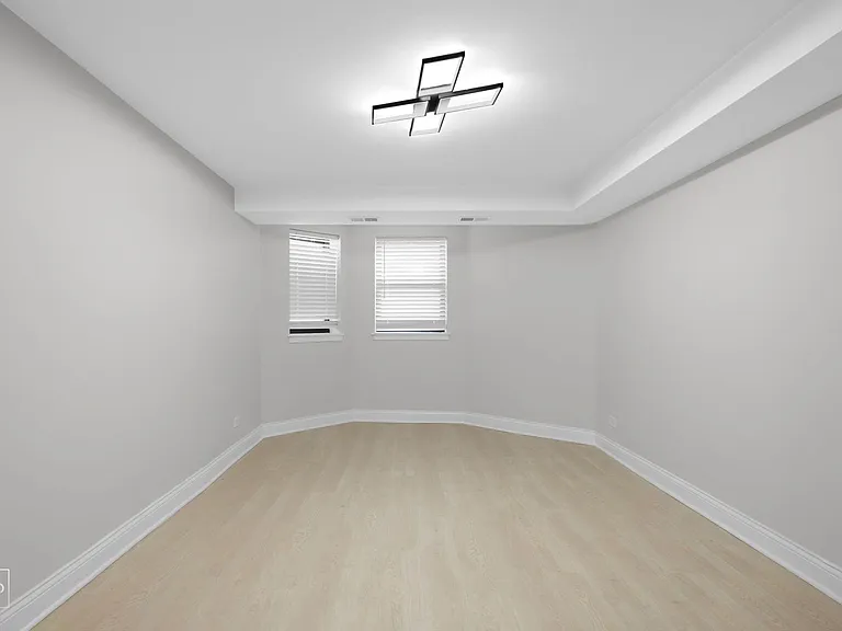 5051 S Forrestville — Photo 32