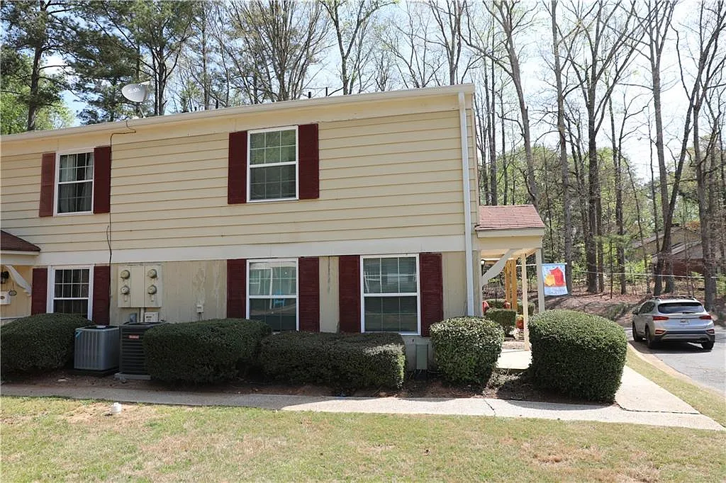 2 bed, 1.0 bath, 882 sqft, $1,800 — Photo 2