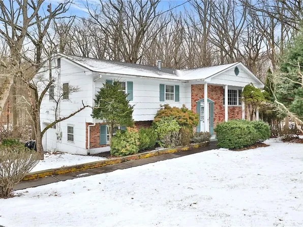 215 Newport Avenue, Tappan, NY 10983