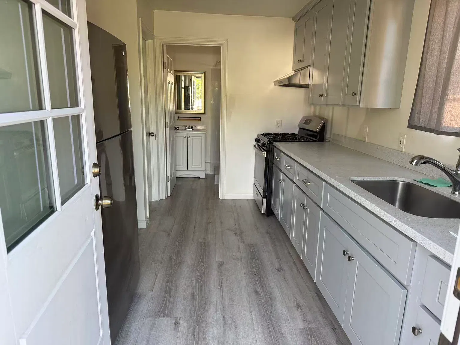 2 bed, 500 sqft, $2,000 — Photo 4