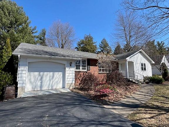 2nd image of 22 Maiden Ln