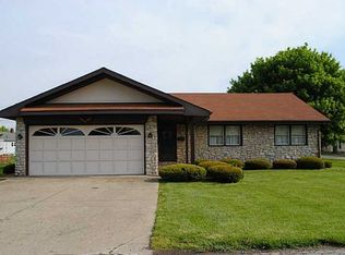 900 Sugar Hill Dr, Rushville, IN