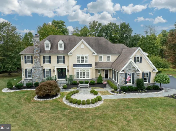 1736 Chantilly Ln, Chester Springs, PA 19425