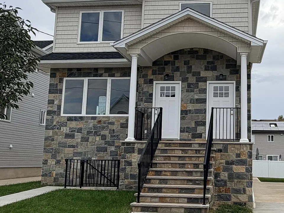 87 Bombay St #2