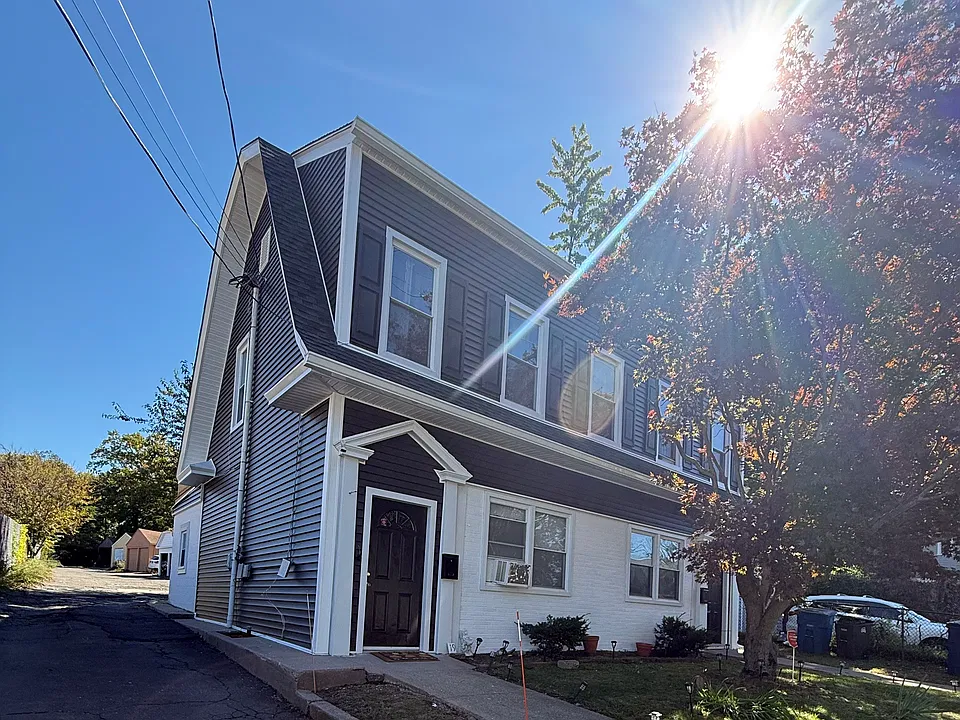17 Davis St #2R