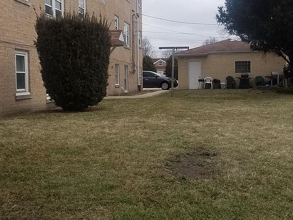 3rd image of 5829 W 54th Pl #G