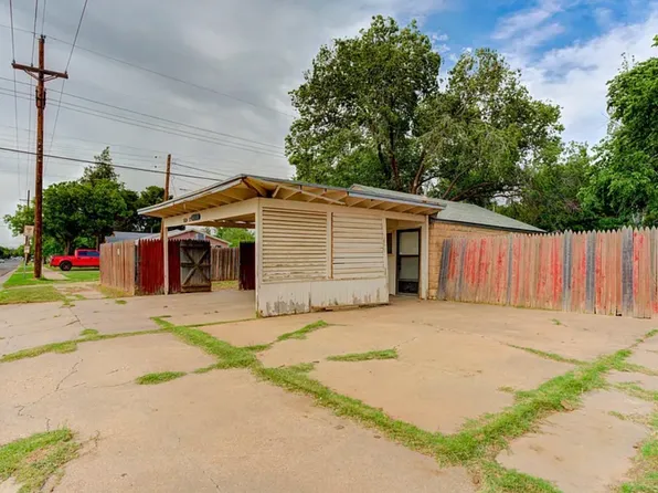 2624 32nd St #2, Lubbock, TX 79410