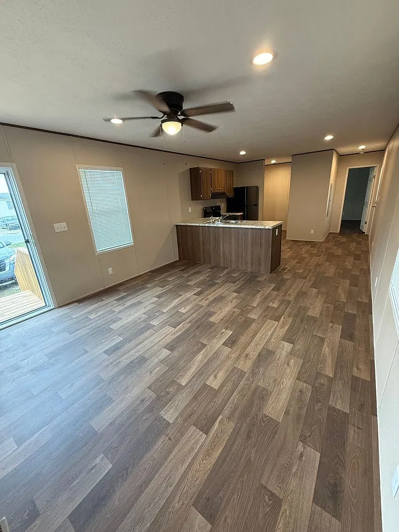 100 Mill Creek Ct — Photo 2