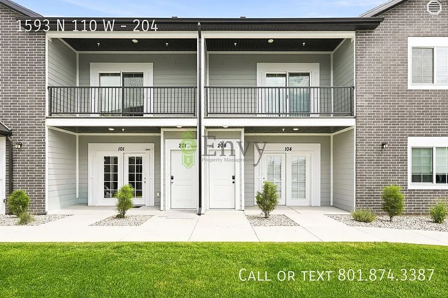 1593 N 110 W #204