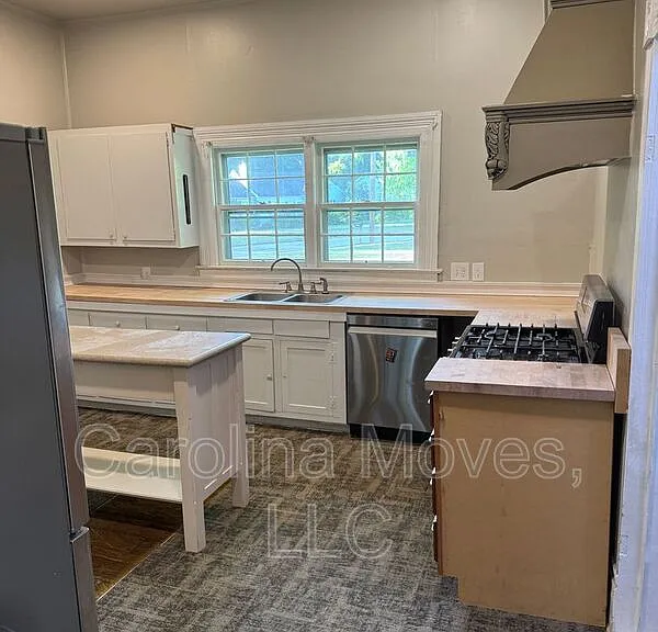200 Pelham St — Photo 4