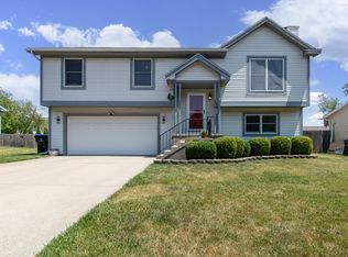 1209 Challis Dr, Bloomington, IL