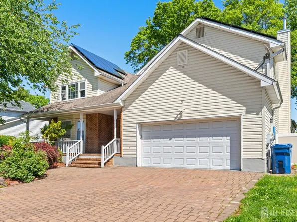 8 Danny Ct, North Brunswick, NJ 08902