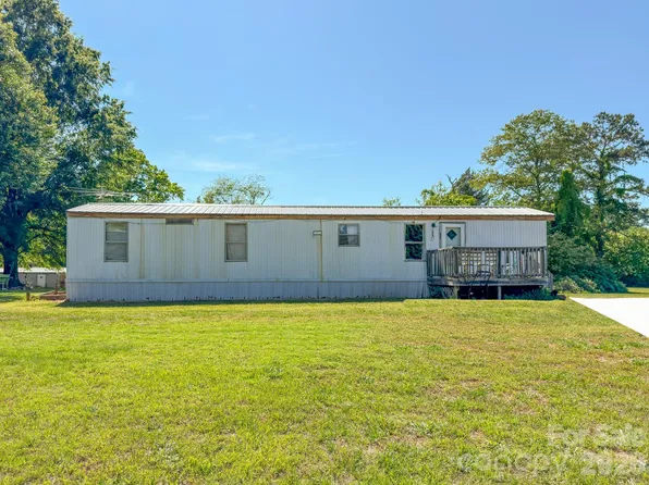 142 & 146 Delaware Rd, Statesville, NC 28625