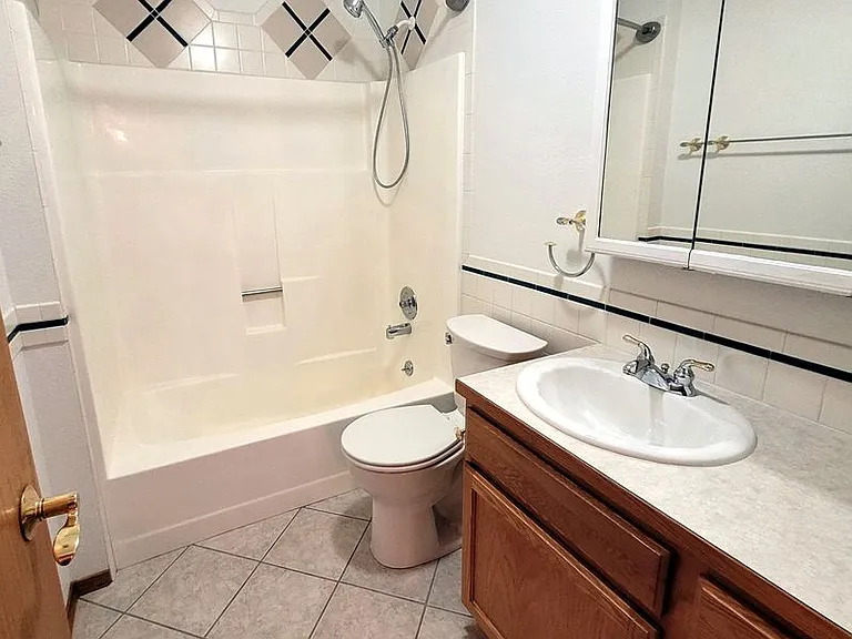 905 Abbot St #A & B — Photo 18