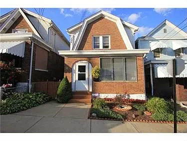 611 Margaret St photo 1