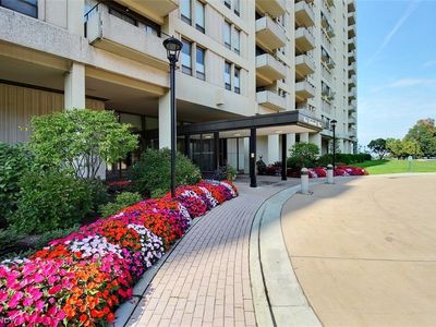 1 Bratenahl Pl APT 901, Bratenahl, OH, 44108