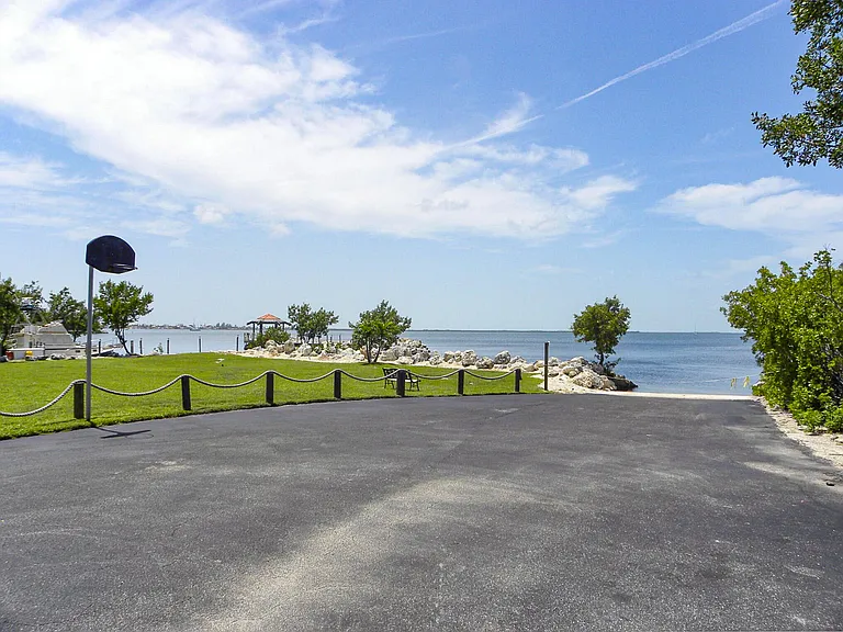 104500 Overseas Hwy #A403 — Photo 33