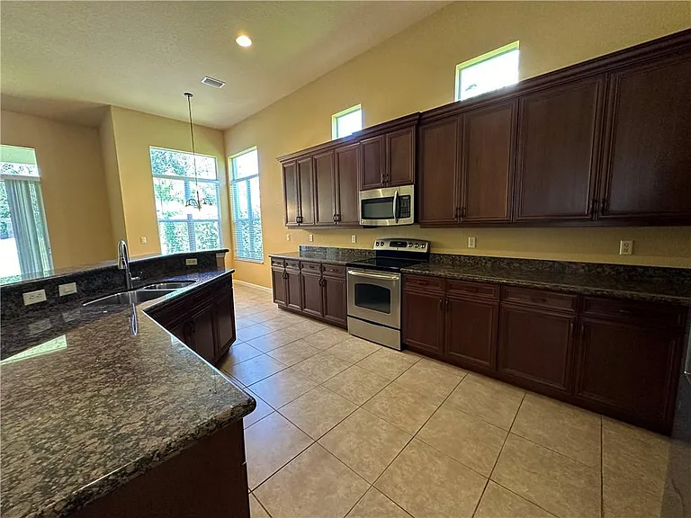 3330 Burlington Pl SW — Photo 14