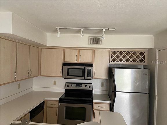 5th image of 7320 Westpointe Blvd APT 516