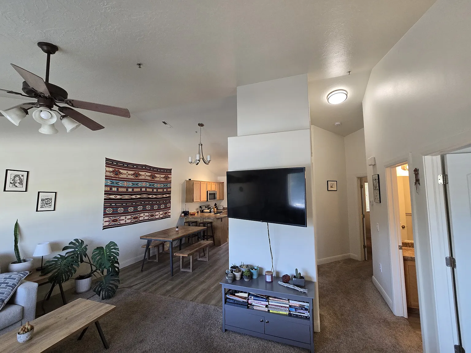 2 bed, 934 sqft, $1,400 — Photo 2