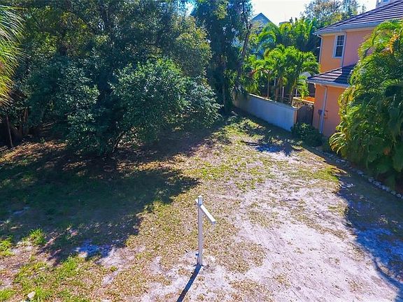 5th image of 1664 Dolphin Ln